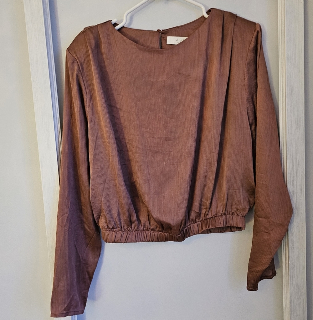 ASTR Elegant Brown Long Sleeve Top